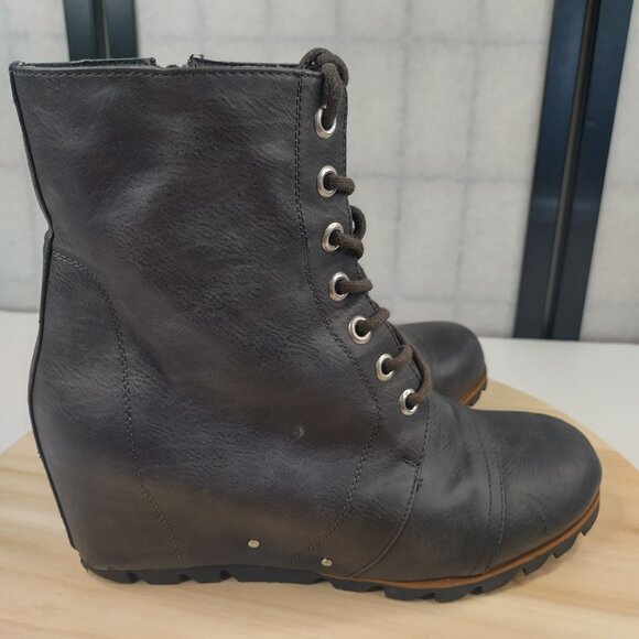 Union Bay Sassy-U Ankle Dark Gray Greenish Ankle Wedge Boots Women US 10 - Picture 1 of 14